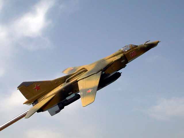 DRAGON 4539 (MiG-27)
